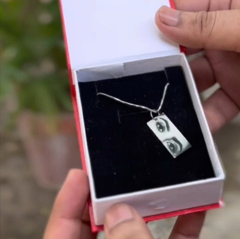 Custom Sketch Portrait Necklace – Unique Gift Jewelry